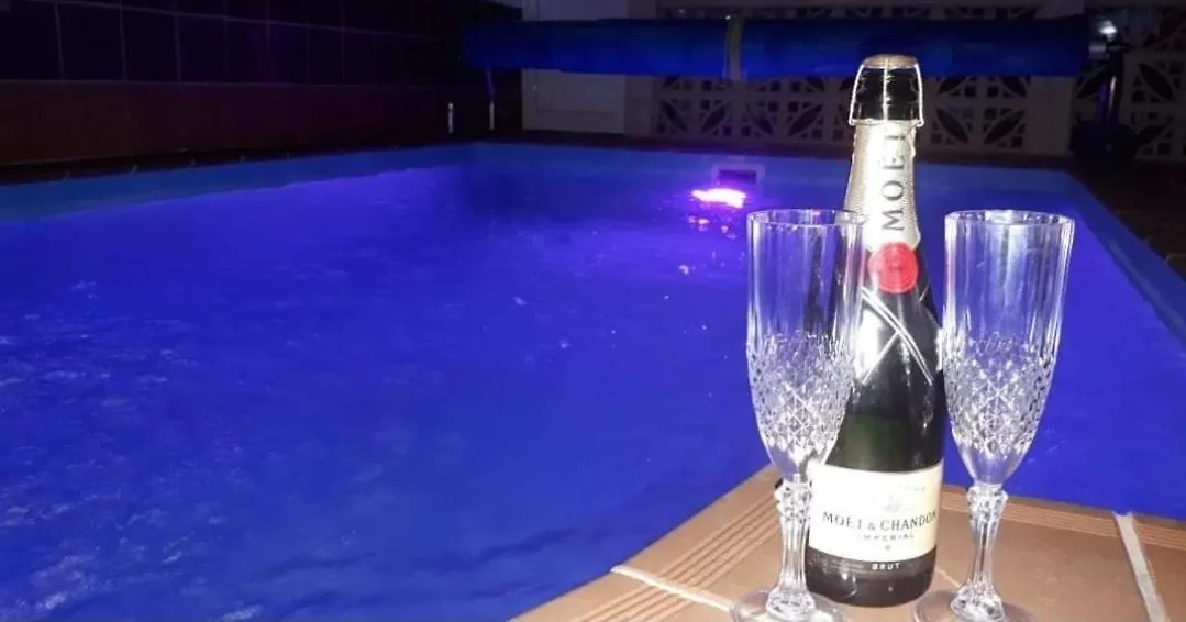 Serene Oasis: Private Pool Villa with Hot Tub and Modern Comforts Corralejo