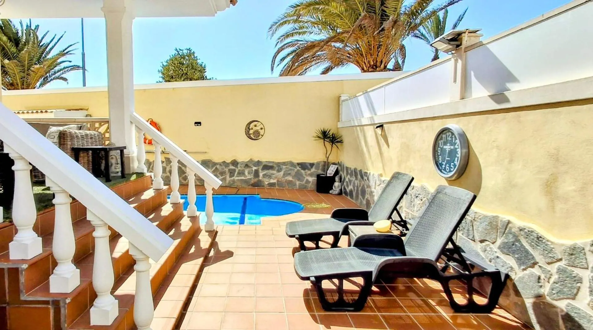 Serene Oasis: Private Pool Villa with Hot Tub and Modern Comforts Corralejo Spain